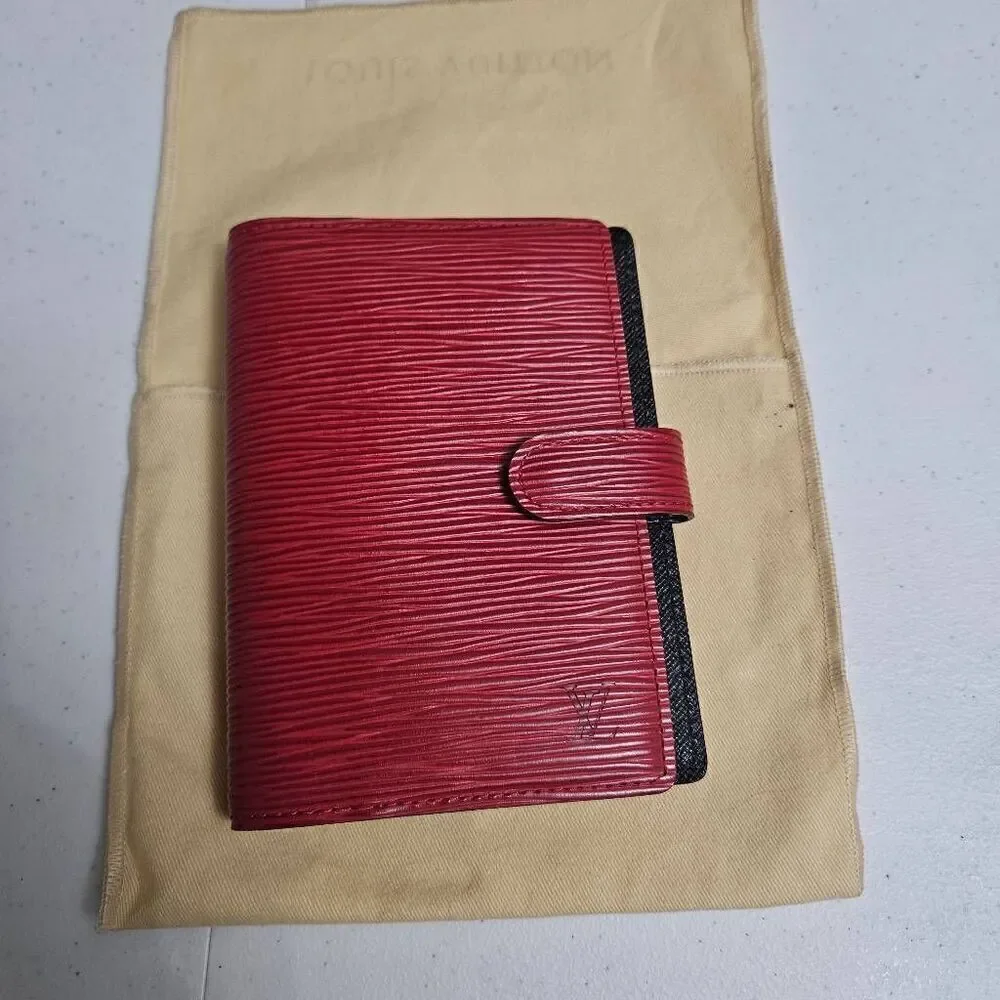 Louis Vuitton epi agenda wallet